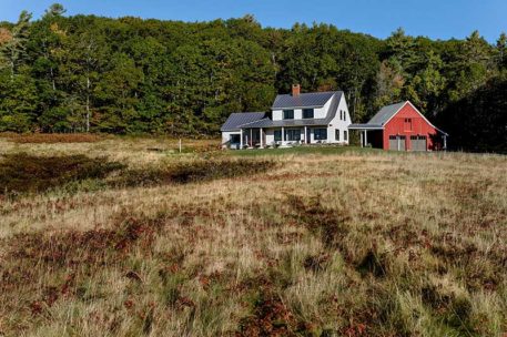 Dash Landing farmhouse by Whitten Architects